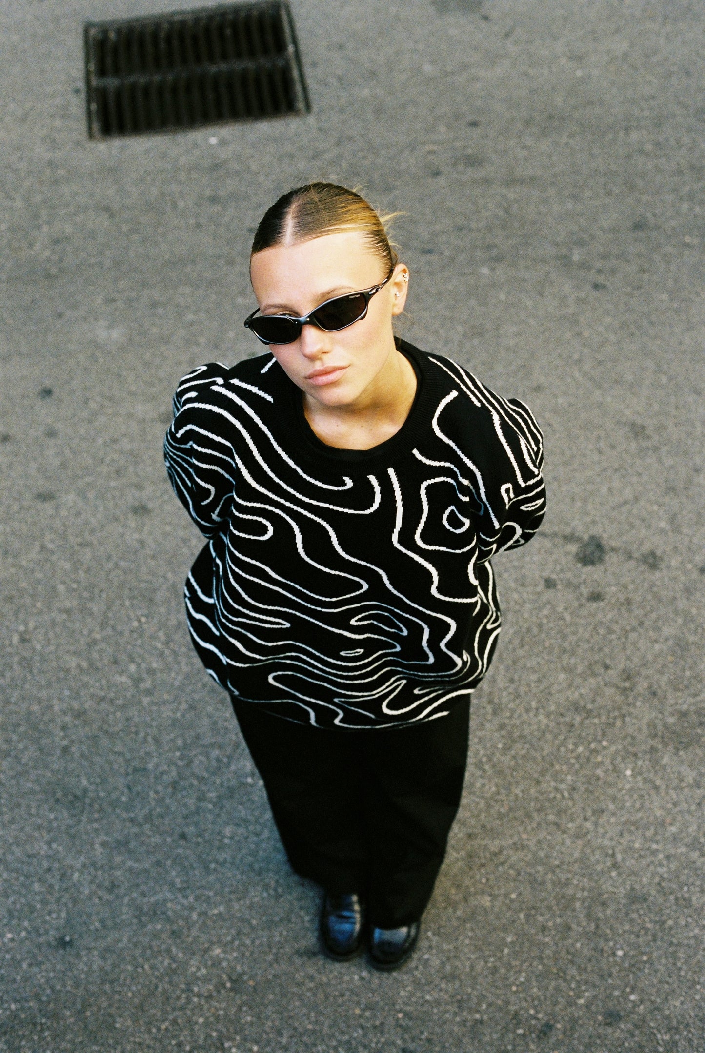 Voyager Sweater - BLACK